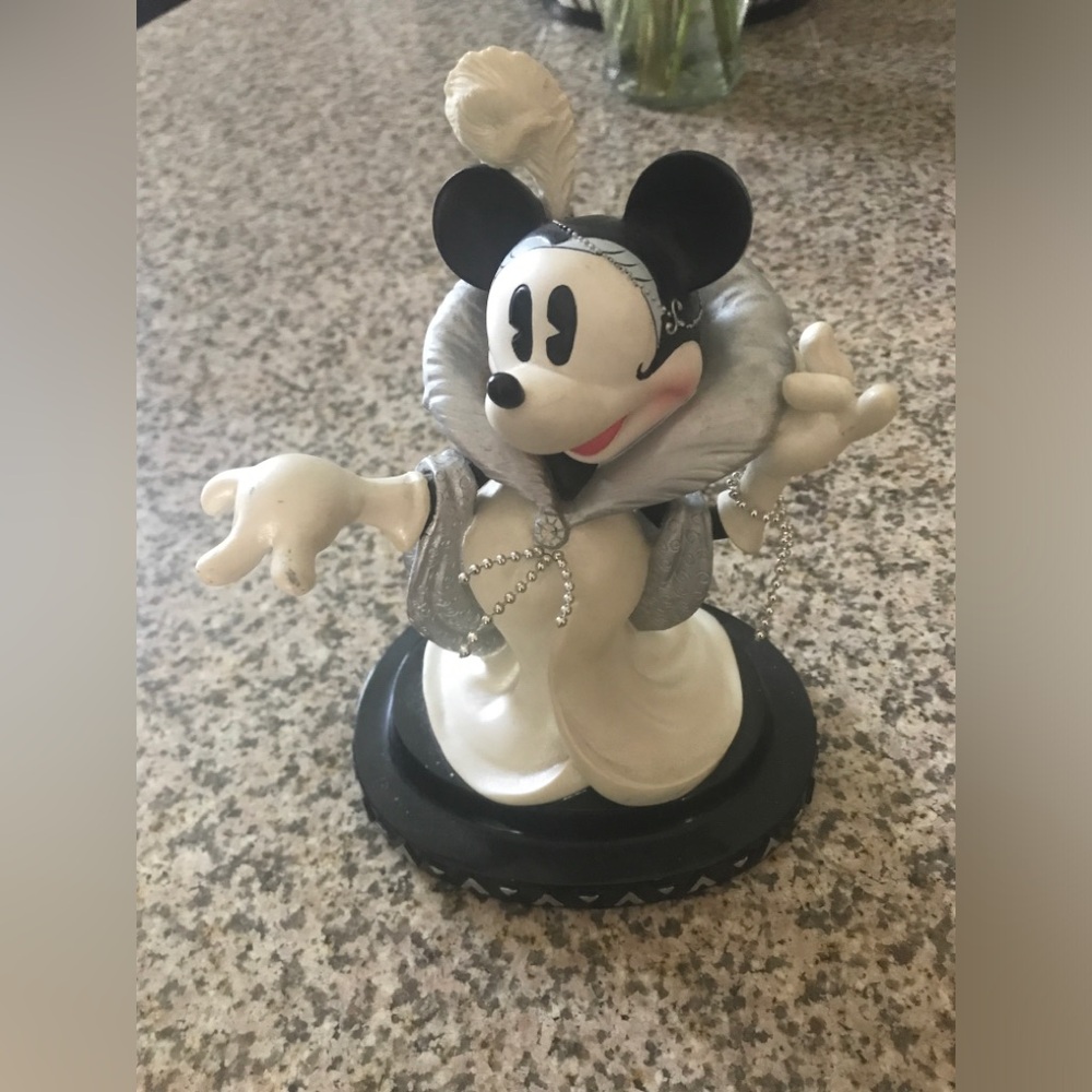Disney Minnie Dance Figurine Enesco